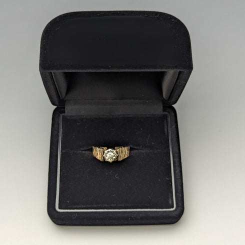 1972年 英国ヴィンテージジュエリー ダイヤモンド K9ゴールドリング (11号)婚約指輪